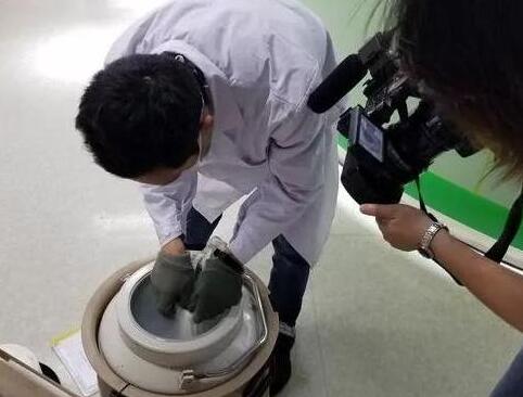 新生儿窒息让脑瘫缠上普通家庭，自存脐带血点燃希望