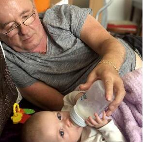 外祖父中风后丧失认知，孙女脐带血干细胞帮他恢复