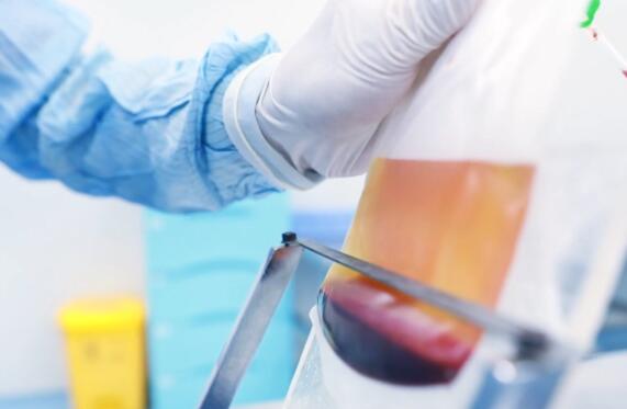 一家四口中三人同患白血病，脐带血移植帮他们恢复健康